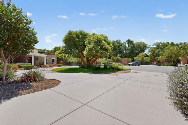 1120 Bona Terra Loop NW, Albuquerque, NM 87114