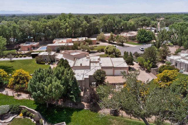 1120 Bona Terra Loop NW, Albuquerque, NM 87114
