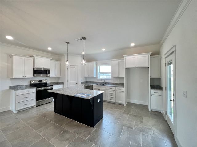 2005 Hudson Drive, Siloam Springs, AR 72761