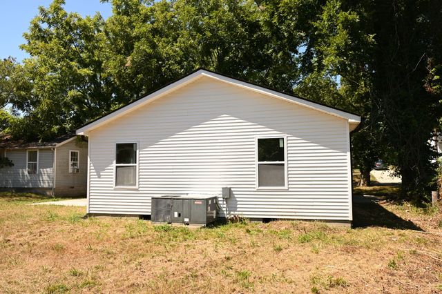 411 Glenn St, Clarksville, TN 37040