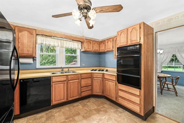 10117 195th AVENUE, Bristol, WI 53104