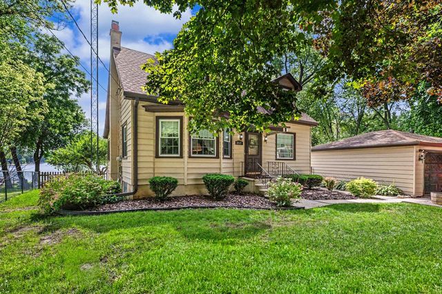 10117 195th AVENUE, Bristol, WI 53104