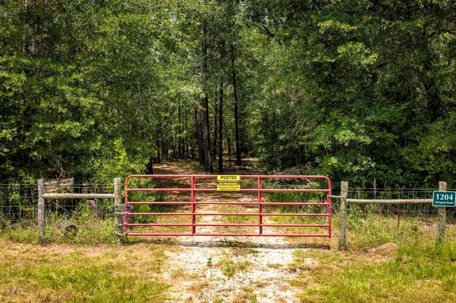 1204 Mangum Road, Livingston, TX 77351
