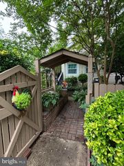 809 N ABINGDON ST, Arlington, VA 22203