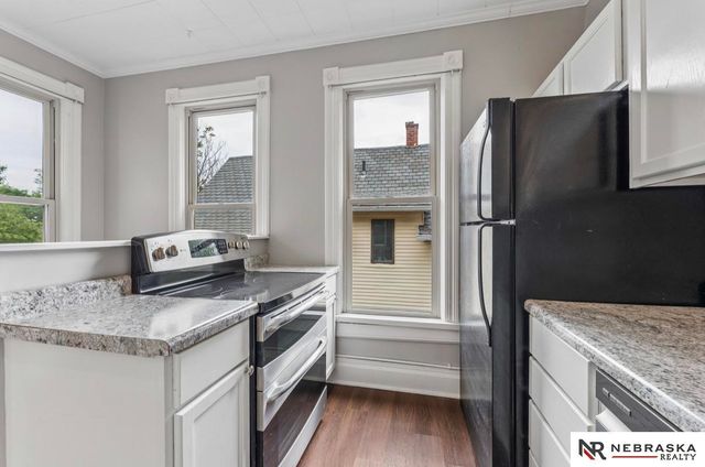 1310 S 31st Street, Omaha, NE 68105