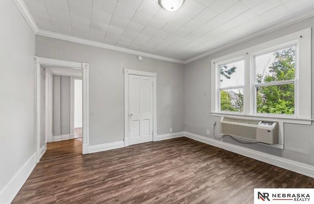 1310 S 31st Street, Omaha, NE 68105