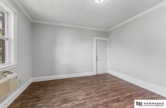 1310 S 31st Street, Omaha, NE 68105