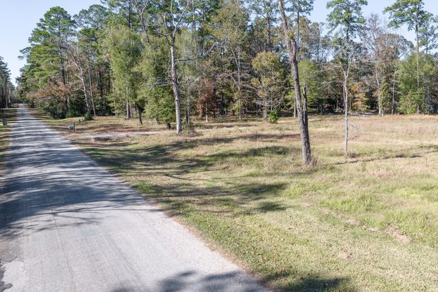 608 County Road 6494, Dayton, TX 77535