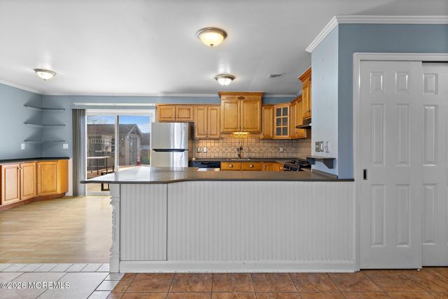 5 Fresno Street, Barnegat, NJ 08005