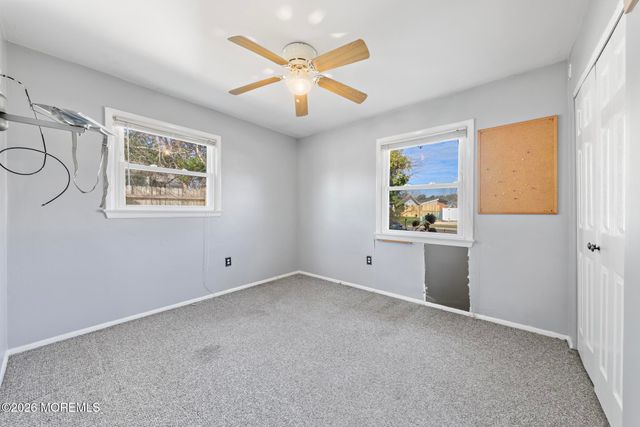 5 Fresno Street, Barnegat, NJ 08005