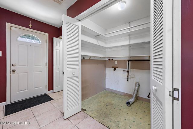 5 Fresno Street, Barnegat, NJ 08005