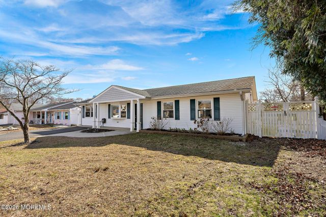 5 Fresno Street, Barnegat, NJ 08005