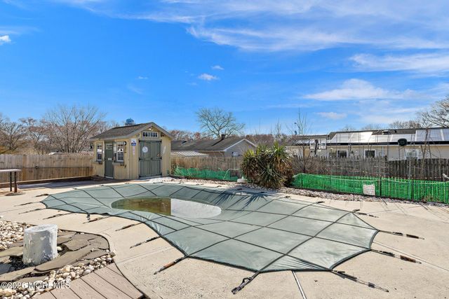5 Fresno Street, Barnegat, NJ 08005