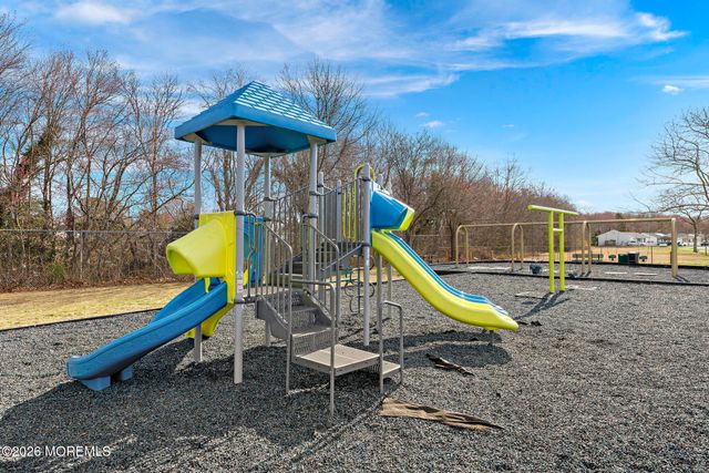 5 Fresno Street, Barnegat, NJ 08005