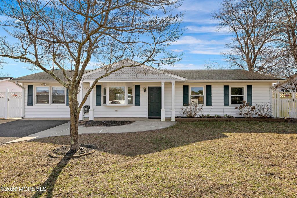5 Fresno Street, Barnegat, NJ 08005