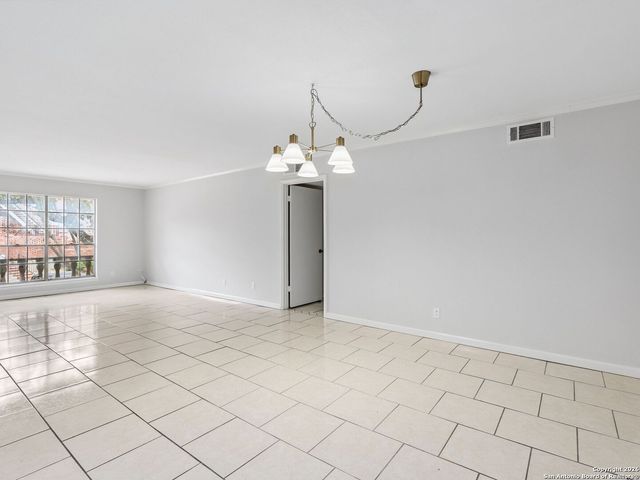 7500 Callaghan Rd Apt 222, San Antonio, TX 78229