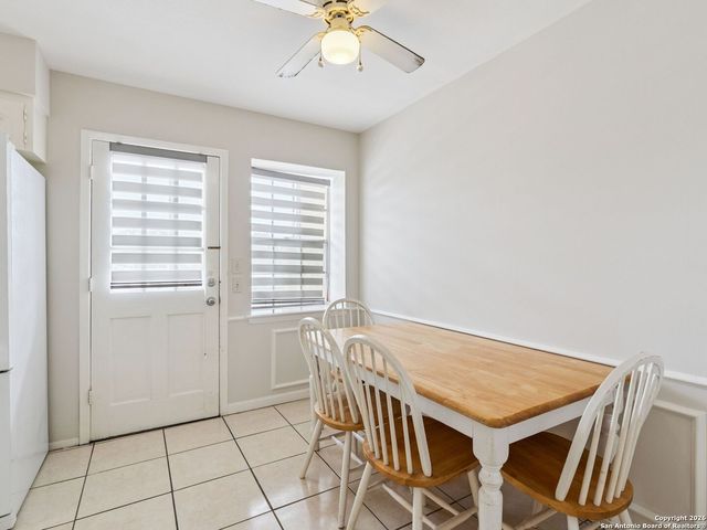 7500 Callaghan Rd Apt 222, San Antonio, TX 78229