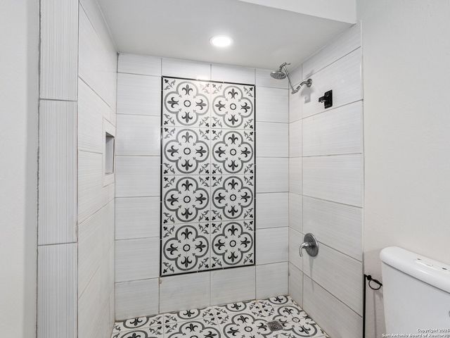 7500 Callaghan Rd Apt 222, San Antonio, TX 78229