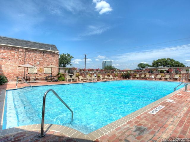 7500 Callaghan Rd Apt 222, San Antonio, TX 78229