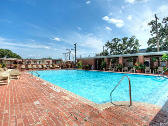 7500 Callaghan Rd Apt 222, San Antonio, TX 78229