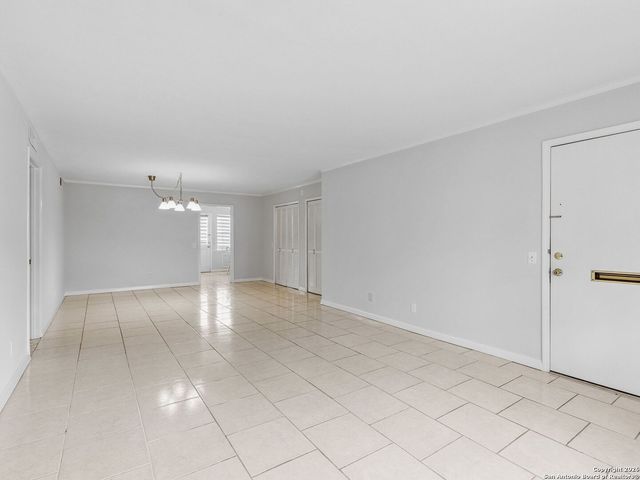 7500 Callaghan Rd Apt 222, San Antonio, TX 78229