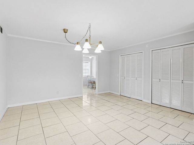 7500 Callaghan Rd Apt 222, San Antonio, TX 78229