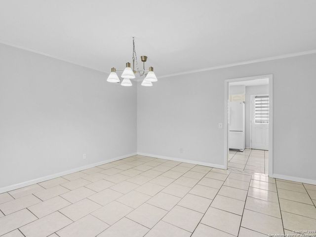 7500 Callaghan Rd Apt 222, San Antonio, TX 78229