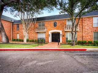 7500 Callaghan Rd Apt 222, San Antonio, TX 78229