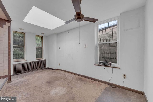 575 BERKLEY ST, Camden, NJ 08103