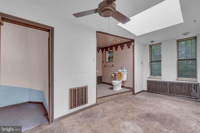 575 BERKLEY ST, Camden, NJ 08103