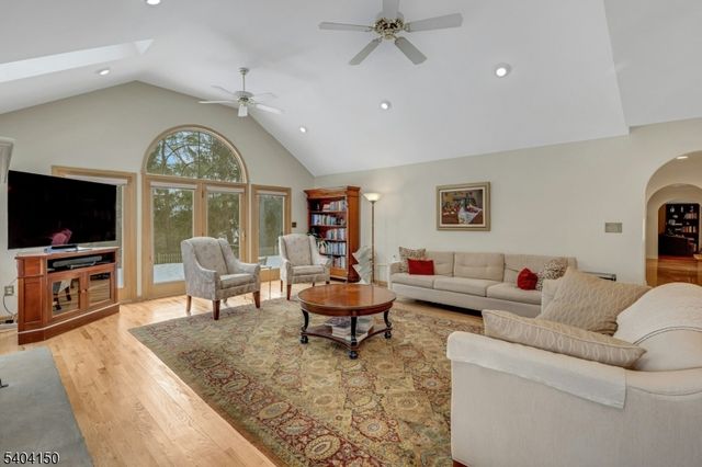 31 Garfield Ave, Madison Boro, NJ 07940