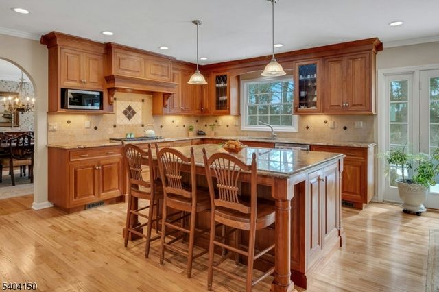 31 Garfield Ave, Madison Boro, NJ 07940