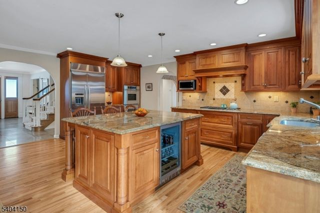 31 Garfield Ave, Madison Boro, NJ 07940