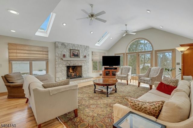 31 Garfield Ave, Madison Boro, NJ 07940