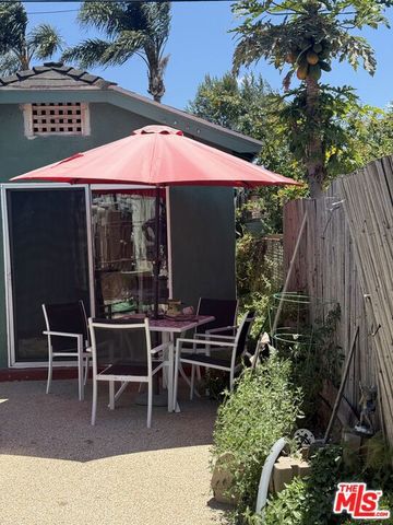 1230 W 68th Street, Los Angeles, CA 90044