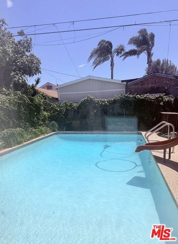 1230 W 68th Street, Los Angeles, CA 90044