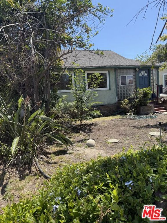 1230 W 68th Street, Los Angeles, CA 90044