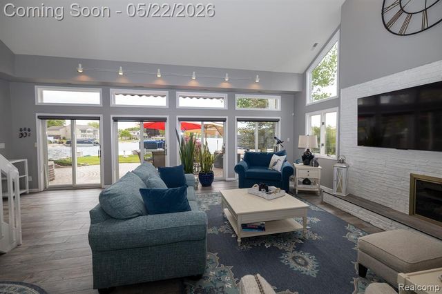625 Island Drive, White Lake, MI 48386
