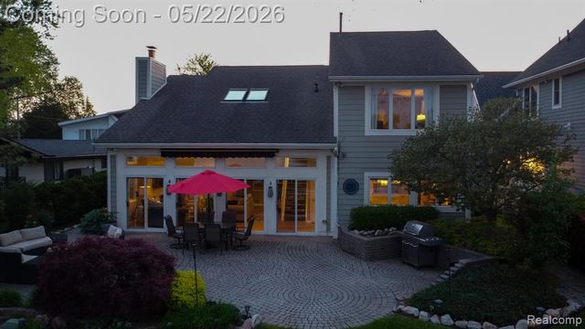625 Island Drive, White Lake, MI 48386