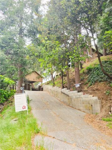 25145 Valle, Crestline, CA 92325