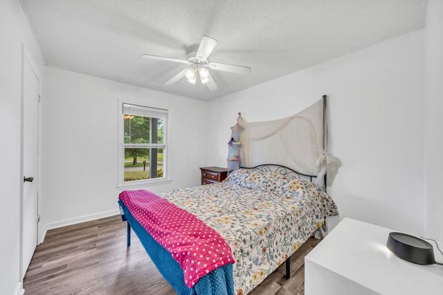 135 Briarwood Ct, Estill Springs, TN 37330