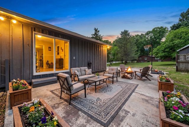 135 Briarwood Ct, Estill Springs, TN 37330