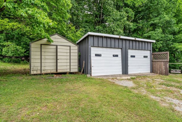135 Briarwood Ct, Estill Springs, TN 37330