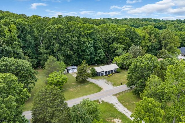 135 Briarwood Ct, Estill Springs, TN 37330