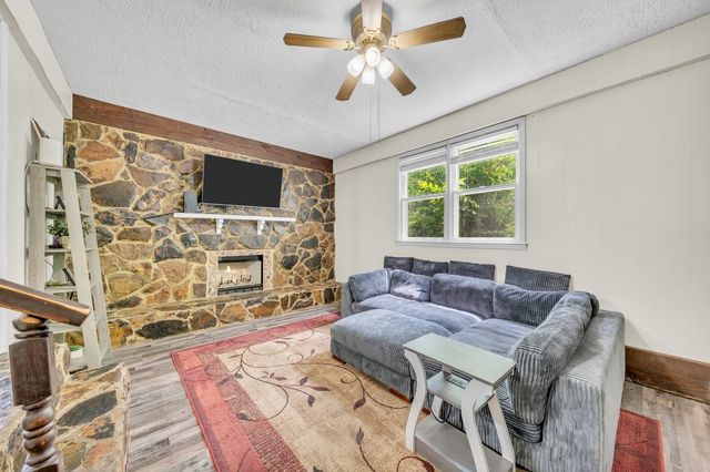 135 Briarwood Ct, Estill Springs, TN 37330