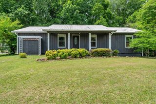 135 Briarwood Ct, Estill Springs, TN 37330
