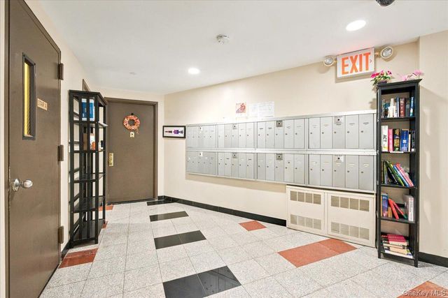 83-75 117th Street 4D, Kew Gardens, NY 11415