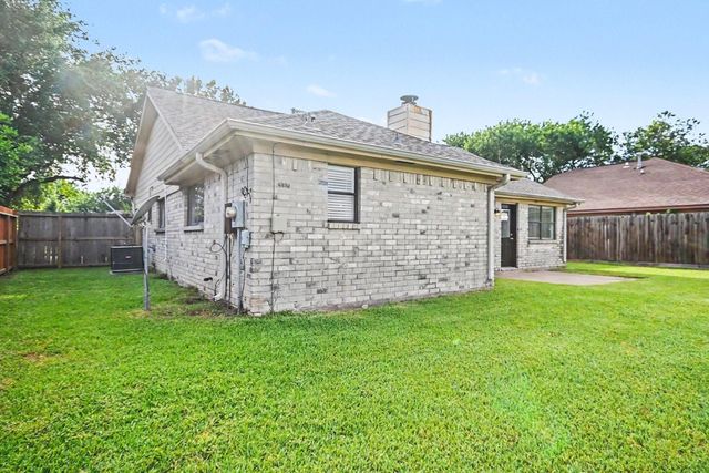 1227 Mission Drive, La Porte, TX 77571