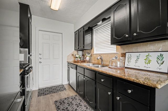 1227 Mission Drive, La Porte, TX 77571