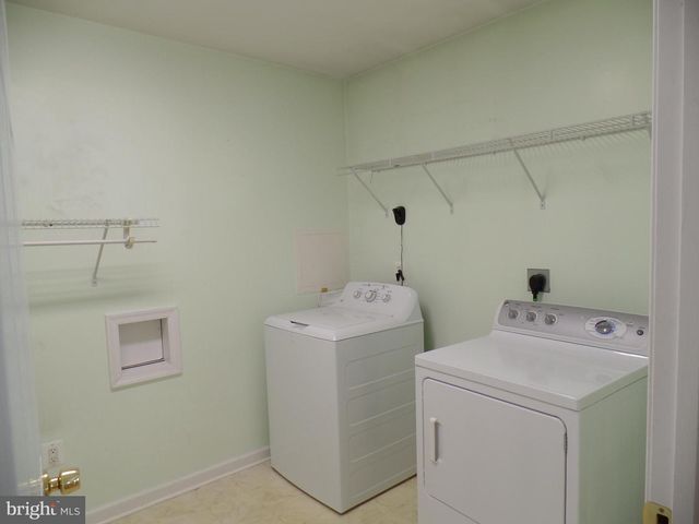 1910 HILLSIDE DR, Falls Church, VA 22043